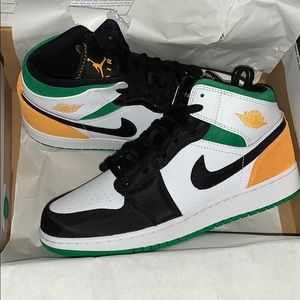 Nike Air Jordan 1 Mid SE